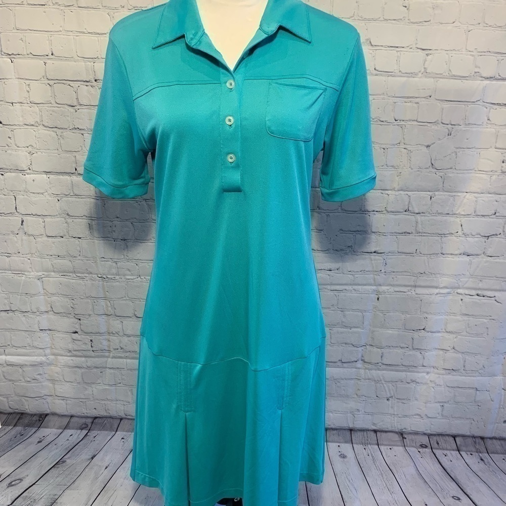 Woman Green Tennis Shirt
